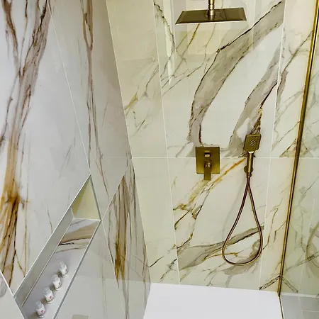 Apartment Suite169 Gold