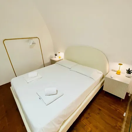 Apartment Suite169 Gold